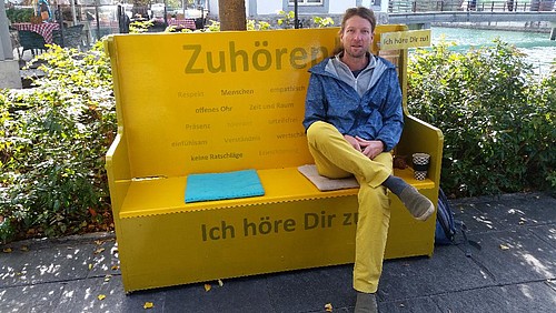 Franz Klopfenstein hört den Menschen in Thun zu und ist überzeugt, dass aktives Zuhören vieles zum Positiven verändern könnte.
