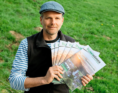«Linksmähder»-Redaktor Patrick Bachmann ist stolz auf den Erfolg seiner Publikation. Seit 16 Jahren geht das Gemeindeblatt zweimonatlich in alle 1800 Haushalte.