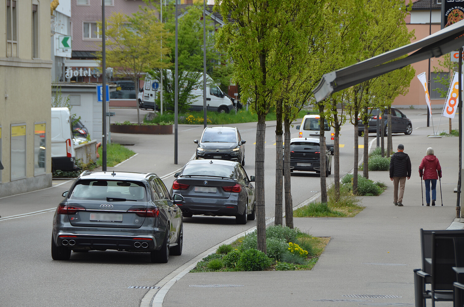 Begrünte Rabatten und Bauminseln: Uzwil (SG) hat schon viele Projekte umgesetzt.