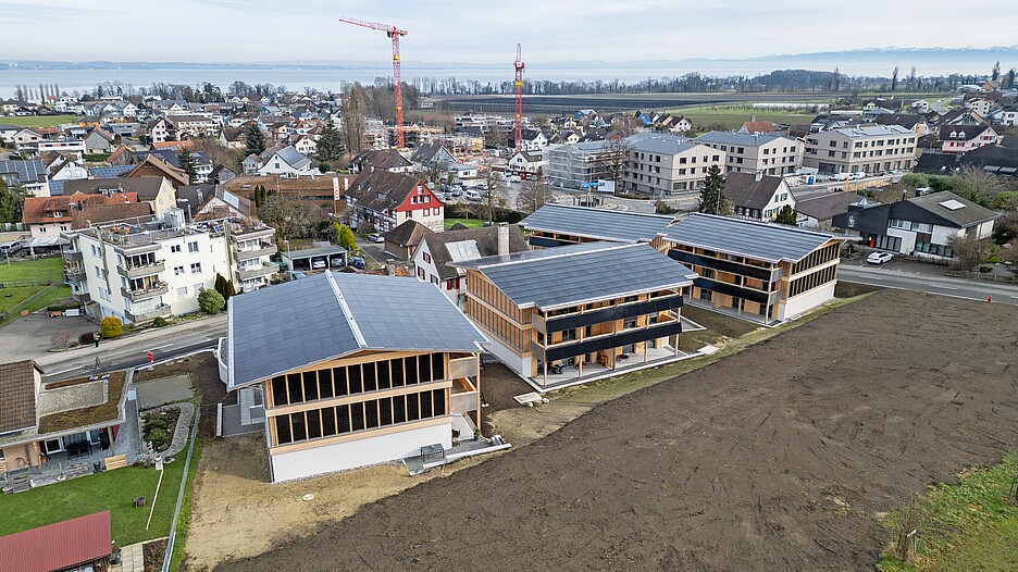 Aushängeschild des klimafreundlichen Bauens ist die Überbauung «Alte Schmitte» im Vordergrund.