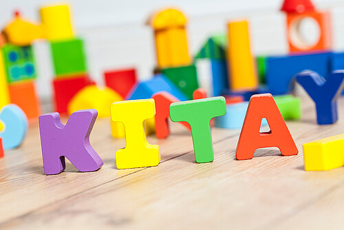 Neu gibt es im Kanton Schwyz Unterstützung für Eltern, die ihre Kinder in die Kita schicken.