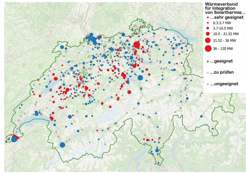 Darstellung der bestehenden Schweizer Fernwärmenetze, die sich nach Einschätzung der SolCAD-Studie sehr gut (rot) oder gut (blau) für den Einbezug von Solarwärme eignen würden.
