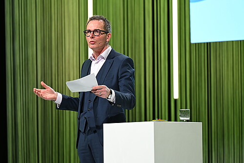 Raphael Lanz am Politforum Thun.