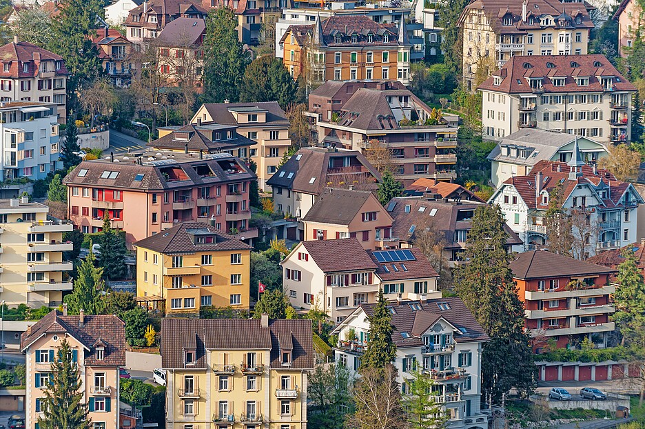 In urbanen Gebieten und Berggemeinden finden sich kaum noch leere Wohnungen.