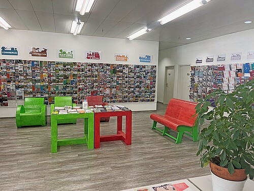 Das assoziierte Zentrum Cité des Métiers vereint das gesamte Informationsangebot für Berufsberatung, Aus- und Weiterbildung an einem Ort. 