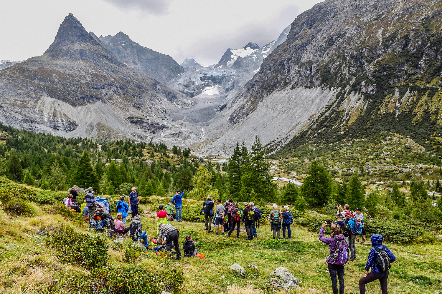 Excursions au glacier de Ferpècle dans le cadre du «mois du paysage dans le val d’Hérens».