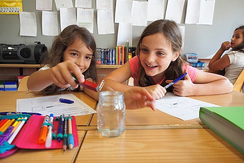 Die Auszeichnung Energieschule bildet eine Möglichkeit, die Anliegen des Lehrplans 21 erlebnisorientiert umzusetzen.